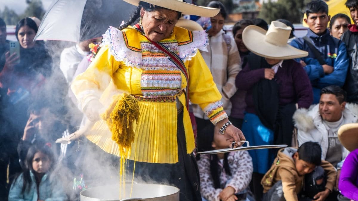 Huamachuco rescata el arte ancestral del teñido de lana