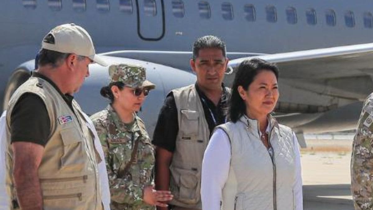 Trujillo: Keiko Fujimori sobrevuela quebradas para supervisar obras